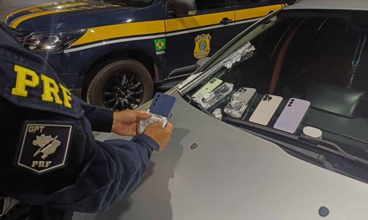 Estrangeiros suspeitos de furtos em Juiz de Fora são presos pela PRF em Petrópolis (RJ)