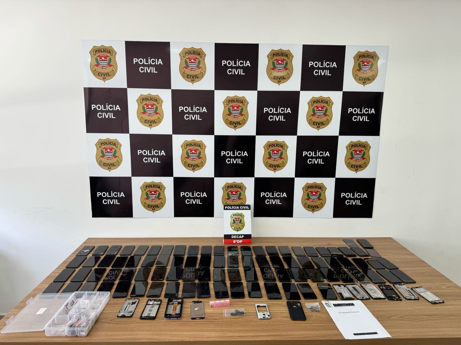 Polícia de SP apreende mais 10 mil celulares roubados