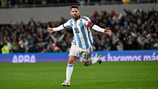 Cena tradicional: Messi comemorando mais um golaço na carreira