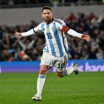 Messi é ovacionado, faz golaço, e Argentina vence Equador pelas Eliminatórias