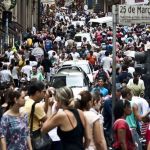 Palavra Aberta analisa a previsão do IBGE de redução da população brasileira em 2042