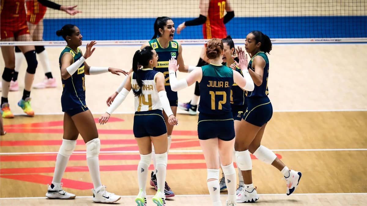 Jogadora da Seleção Brasileira de Vôlei rompe ligamento e está fora da Liga das Nações