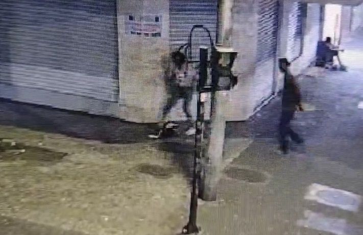 Homem dá mata-leão em mulher no Centro de BH, é detido, fica em silêncio e é liberado