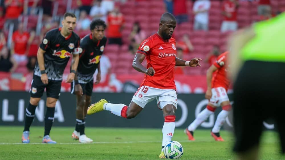 Com desgaste, Vitão e Valencia são dúvidas no Inter para enfrentar o Cuiabá 