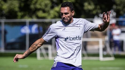 Centroavante do Cruzeiro, Gilberto mudou de número; veja relação