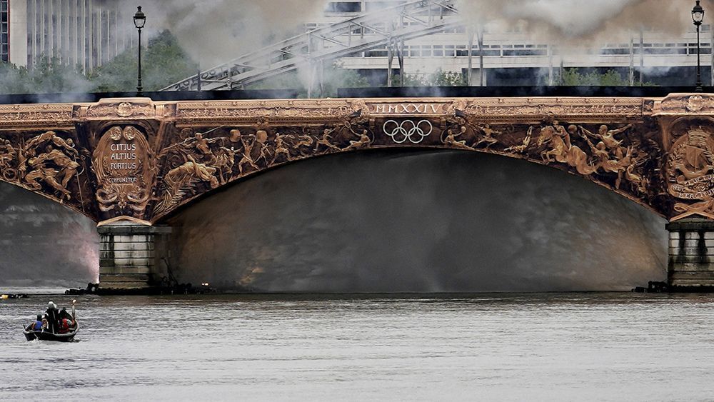 Paris 2024: contaminação do Rio Sena adia prova de triatlo dos Jogos Olímpicos