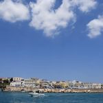 Homem e bebê morrem após naufrágio na ilha de Lampedusa, na Itália