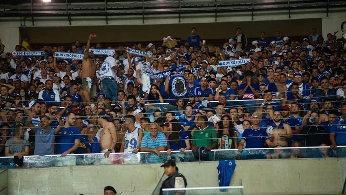 Torcida do Cruzeiro só consegue ingressos para jogo com Flamengo por meio de agência; veja preços