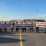 Aeroporto Carlos Prates: trabalhadores protestam contra fechamento do terminal: 'Zema, voce é nossa esperança'