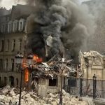 Sobe para dois o número de mortos em colapso de edifício em Paris