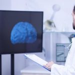 Novo tratamento pode retardar em até um terço do tempo o avanço do Alzheimer