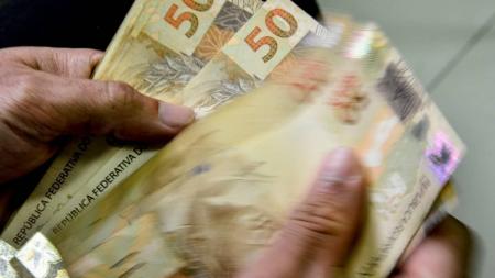 Cerca de 6 milhões de clientes que tinham dívidas bancárias de até R$ 100 tiveram as anotações negativas retiradas