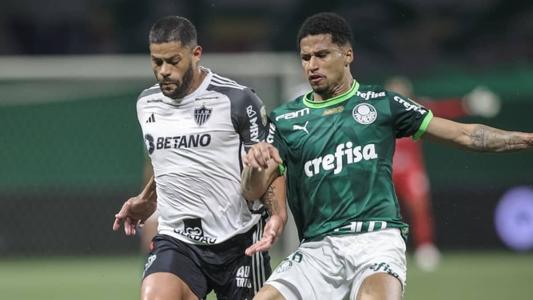 Cercado por zagueiros do Palmeiras, Hulk pouco produziu no Allianz Parque