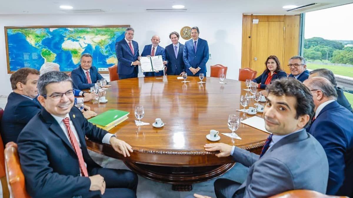 Com ajustes, governo Lula entrega novo arcabouço fiscal ao Congresso