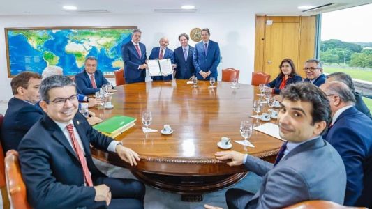 Cerimônia de entrega do novo arcabouço fiscal
