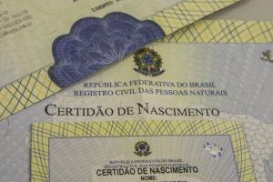 Homem pede na Justiça para mudar sobrenome 'Flor' por causa de piadas