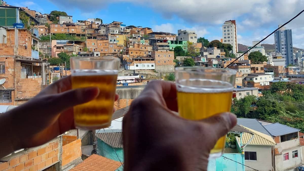 Prefeitura de município de MG proíbe venda, consumo e porte de bebidas alcoólicas em praças