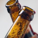 Na volta do Carnaval após Covid-19, cervejarias apostam em brindes 