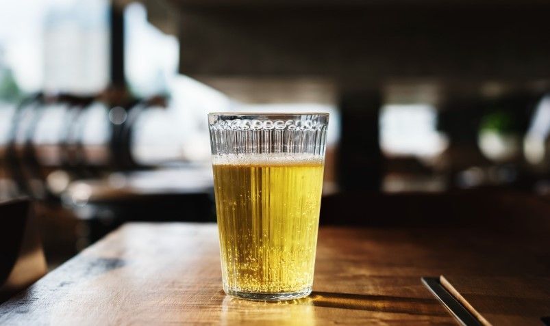 Produção de cerveja sem álcool cresce 536,9% em 2024 no Brasil