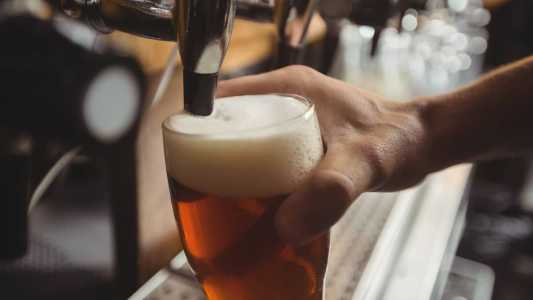 Cervejaria exigiu trabalho excessivo de empregado