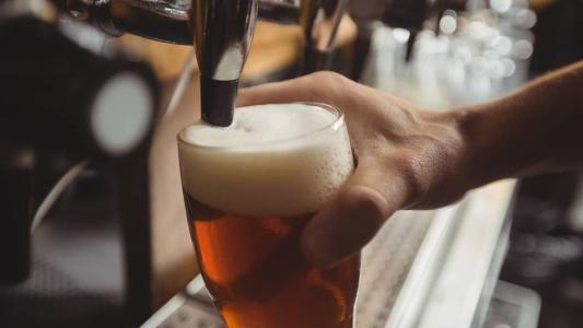 Cervejaria exigiu trabalho excessivo de empregado