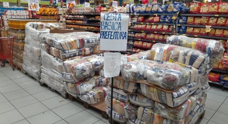 PBH prorroga retirada de cestas de alimentos até 5 de janeiro