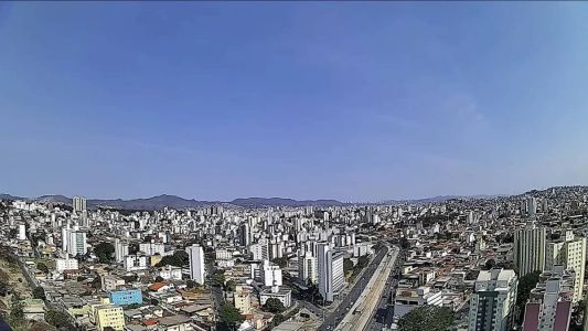 A temperatura mínima registrada neste domingo em BH foi de 14,5 °C, a máxima estimada é de 30 °C