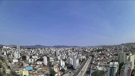 A temperatura mínima registrada neste domingo em BH foi de 14,5 °C, a máxima estimada é de 30 °C