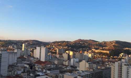 Céu claro tempo seco inverno Juiz de Fora