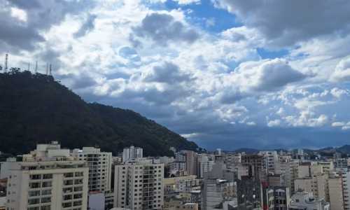 Céu com nuvens Centro Juiz de Fora