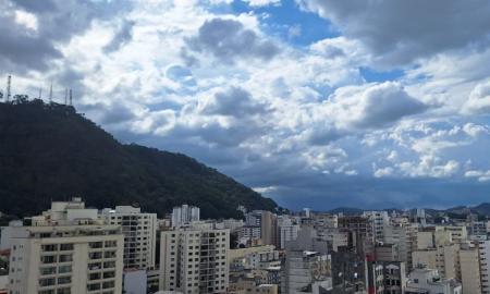 Céu com nuvens Centro Juiz de Fora