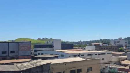 Céu limpo marca o sábado no Vale do Aço