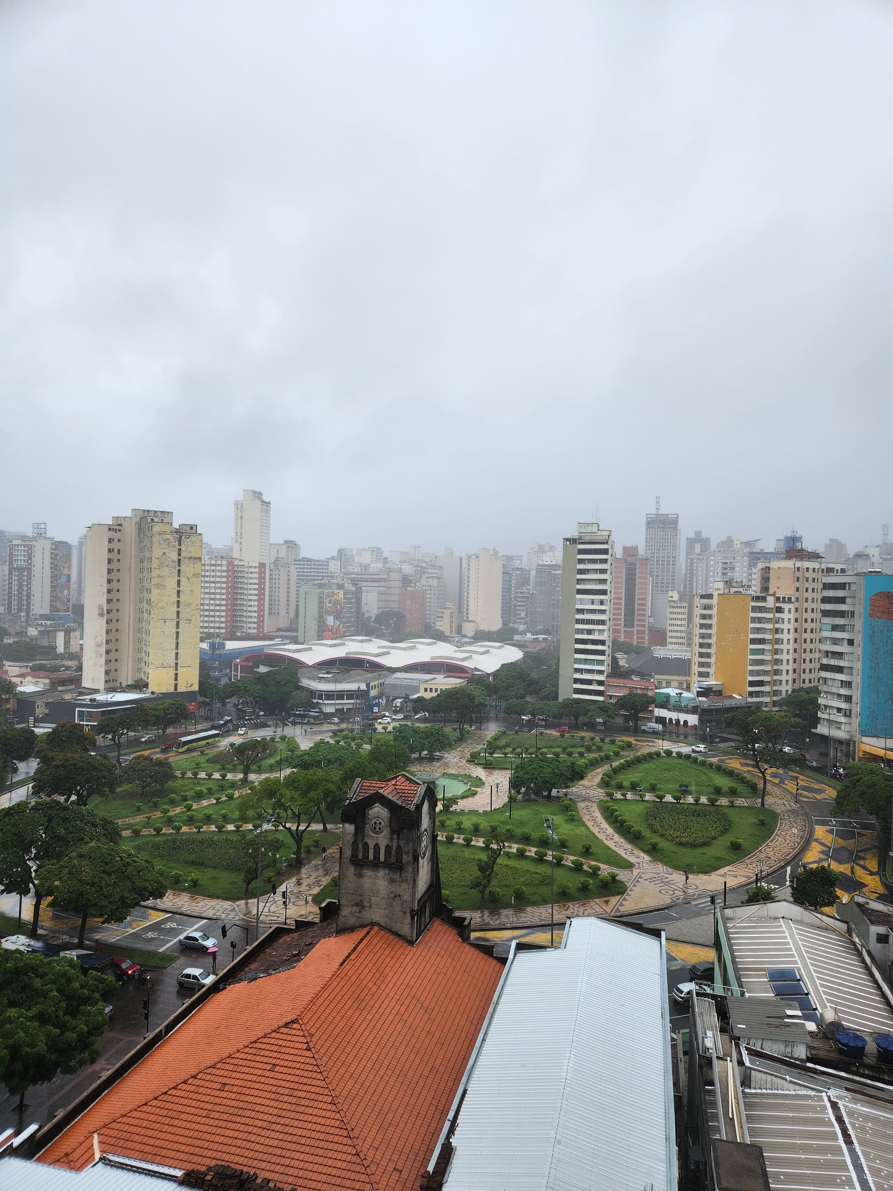 Chove neste domingo em BH? Confira a previsão do tempo