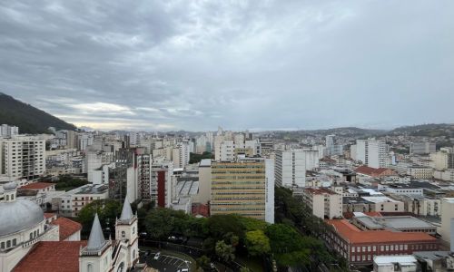 céu nublado em Juiz de Fora