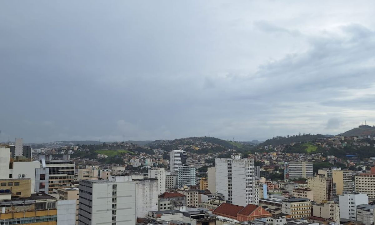 Inmet renova alerta de perigo de chuvas intensas para Zona da Mata e Vertentes
