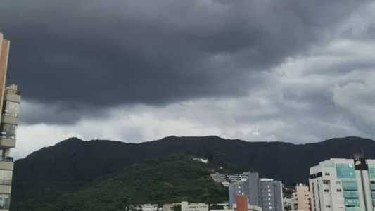 Céu nublado na região Centro-Sul de BH