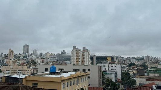 Céu nublado nesta terça-feira (24)