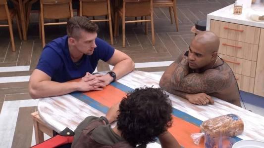 Cezar admitiu que se relacionaria com três sisters no BBB 23
