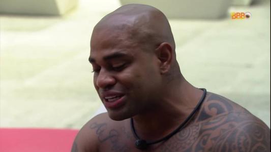 Cezar ficou bastante chateado com o médico