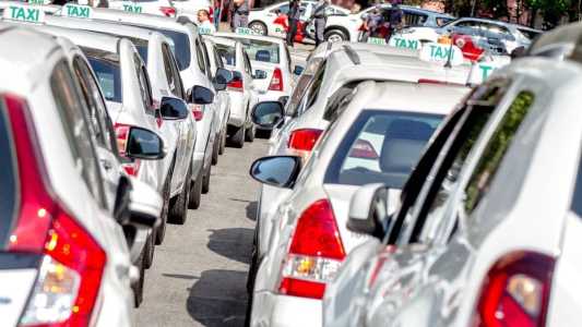 CGU pede investigação sobre desvio de quase R$ 2 bilhões em auxílios para taxistas e caminhoneiros.