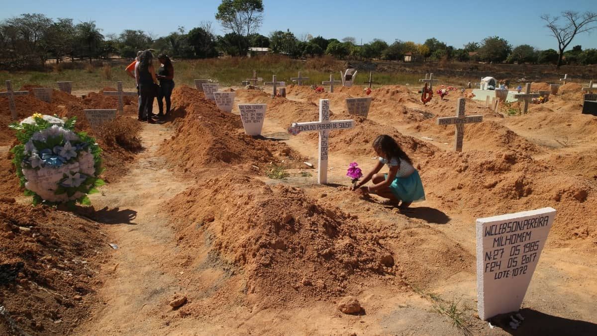 CPI do MST tem bate-boca após pedido de 1 minuto de silêncio por vítimas de chacina: 'tudo bandido'