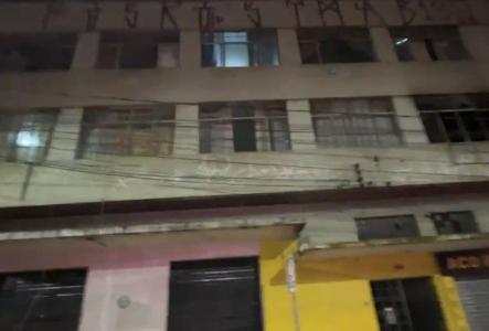 Um acidente no fim da manhã desta segunda-feira deixou uma pessoa morta e várias feridas na MG-122, entre as cidades de Porteirinha e Mato Verde, próximo a Janaúba, no Norte de Minas.