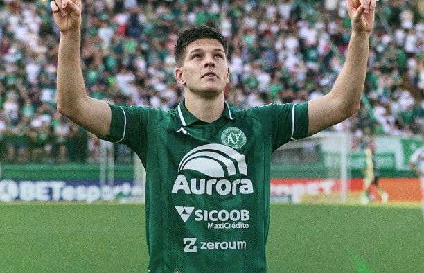 Chapecoense vence duelo direto com Novorizontino e cola no G4 da Série B