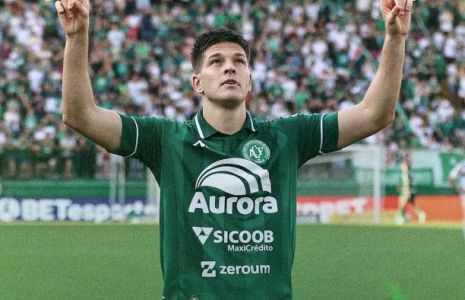 Perotti comemora gol da Chapecoense sobre o Novorizontino na Série B 2025