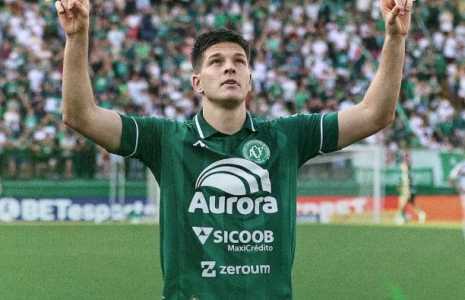 Perotti comemora gol da Chapecoense sobre o Novorizontino na Série B 2025