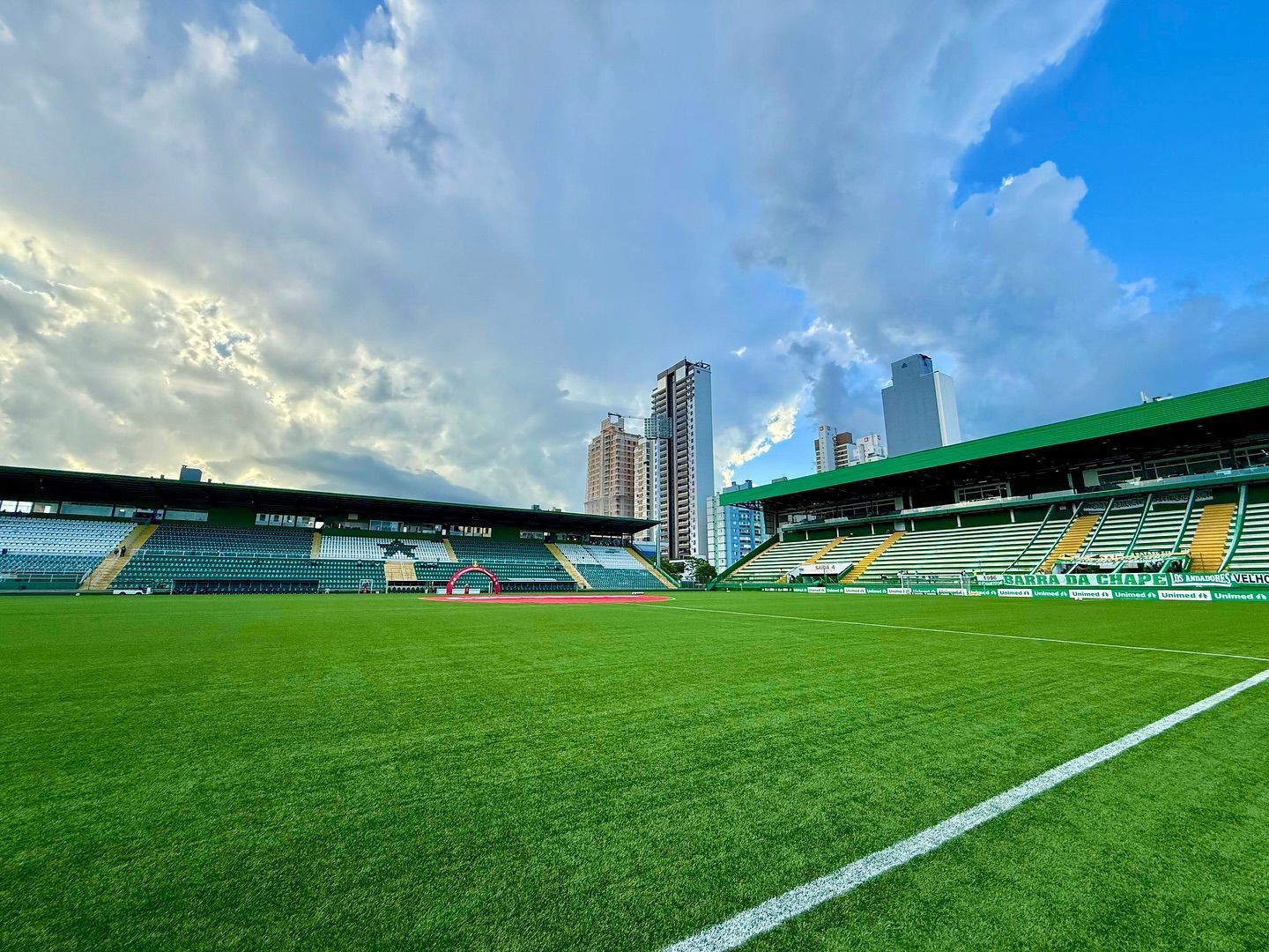 Botafogo visita Chapecoense com vantagem para avançar às oitavas da Copa do Brasil