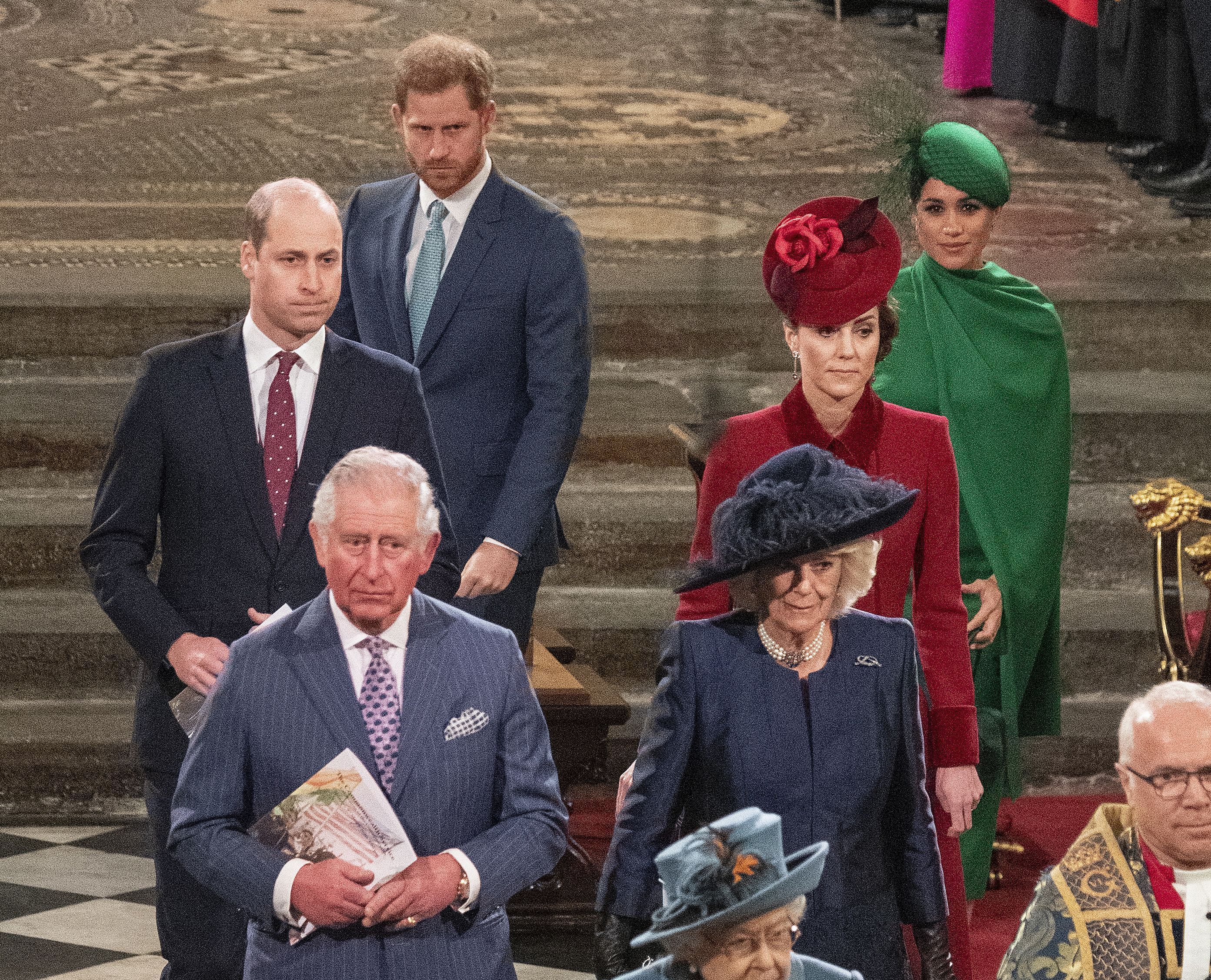 Com câncer, rei Charles toma decisão sobre Meghan para reunir Harry e William