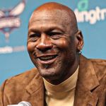 Em feito inédito, Michael Jordan entra na lista de bilionários dos EUA