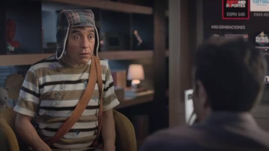 Morto há 9 anos, Roberto Bolaños aparece em comercial graças à tecnologia