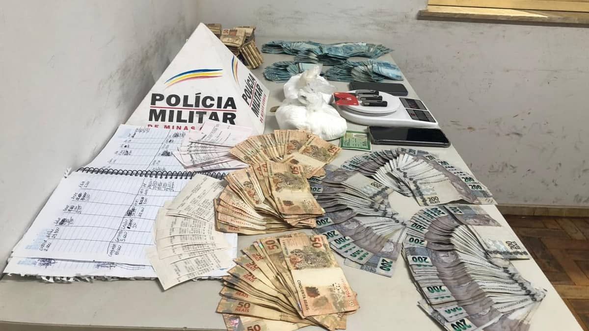 Polícia Militar prende chefe de tráfico e apreende grande quantia em dinheiro e drogas em Itabirito 